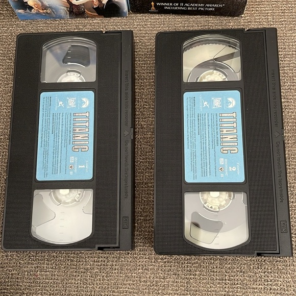 5/$25 Titanic VHS Movie Paramount James Cameron DiCaprio Winslet Academy Award - Picture 7 of 8